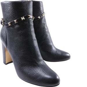 Black 38.5 Pebbled leather Classic Rockstud Spike Boots Booties C665